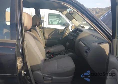 1999 Chevrolet Tracker z USA, uszkodzony, nr VIN 2CNBJ13C5X6924738